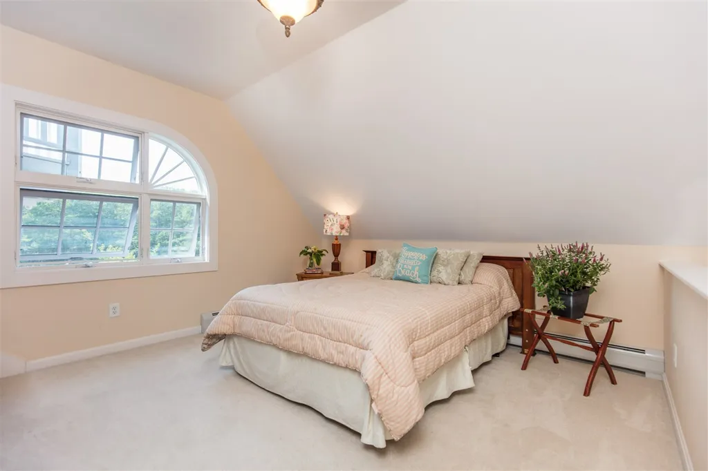 25 Chauncey Creek Road Kittery ME 03905