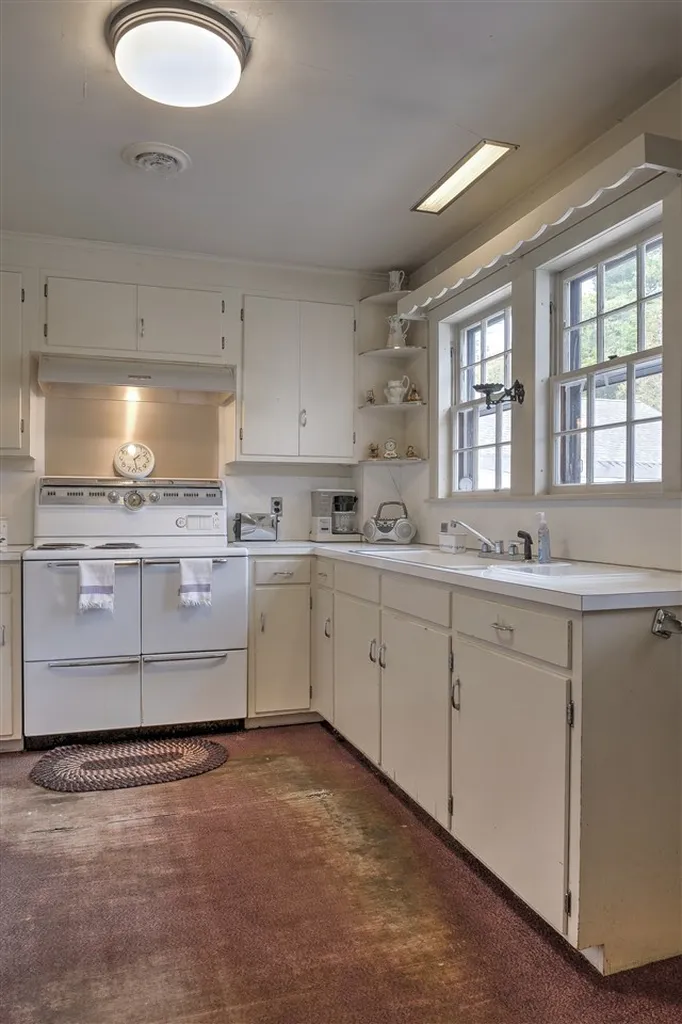 48 Edgewood Avenue Keene NH 03431