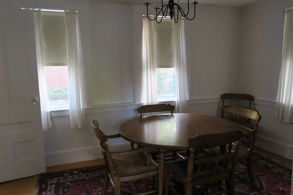 34 Auburn Street Exeter NH 03833