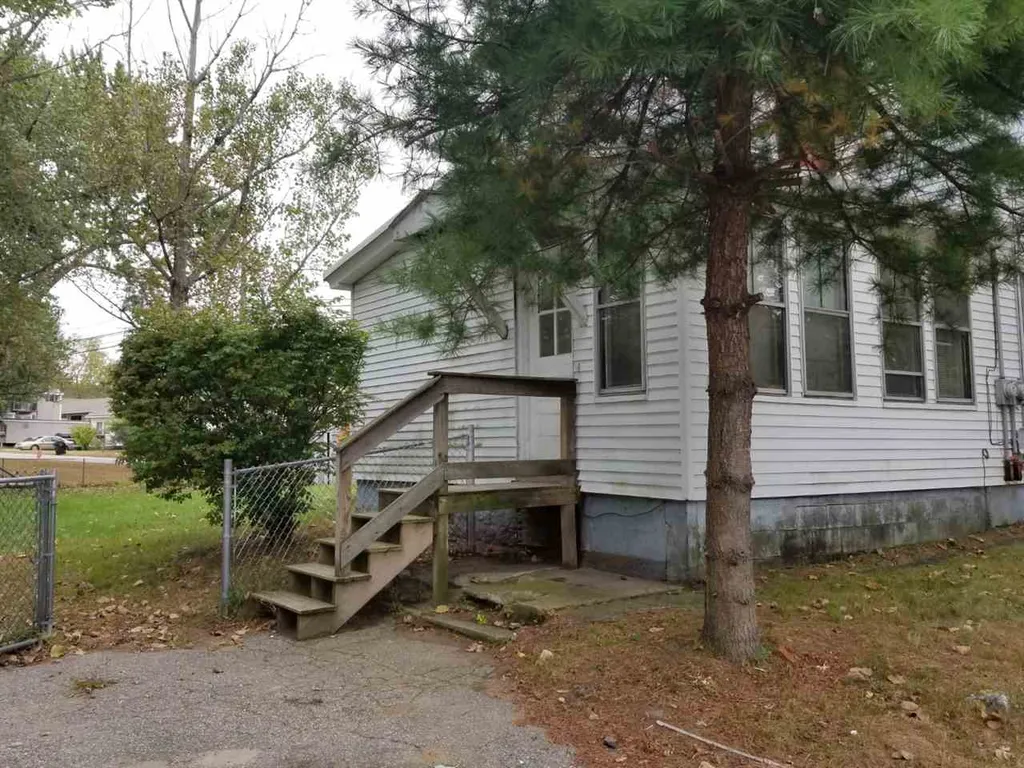 2 Belknap Road Hudson NH 03051