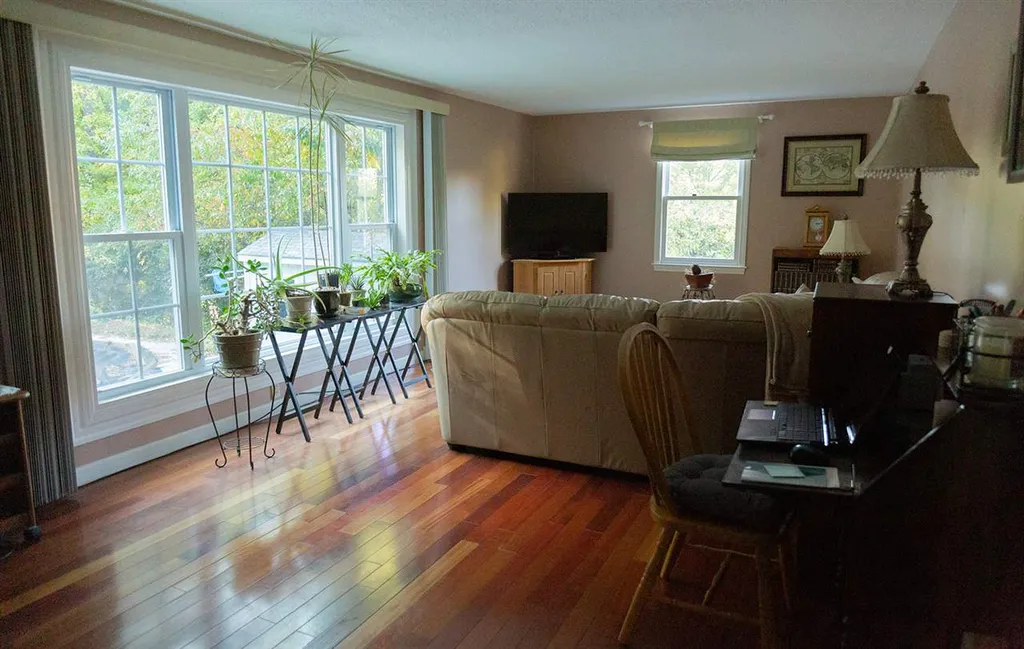 5 Holbrook Drive Nashua NH 03062