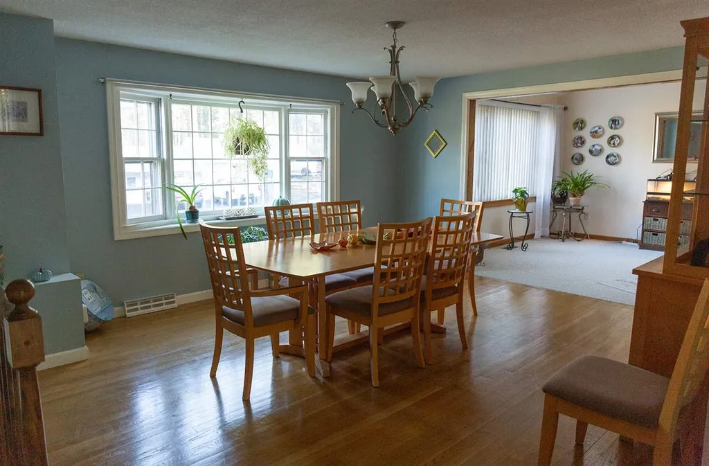 5 Holbrook Drive Nashua NH 03062