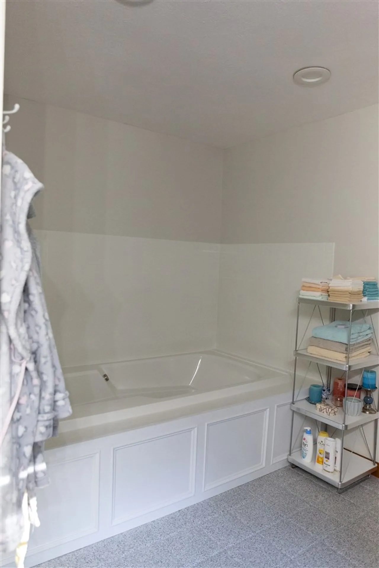 5 Holbrook Drive Nashua NH 03062