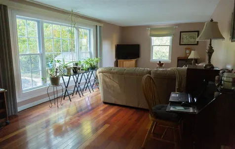 5 Holbrook Drive Nashua NH 03062