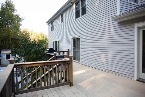5 Holbrook Drive Nashua NH 03062