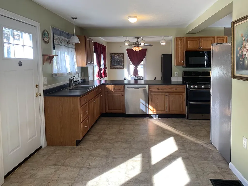 83 Amherst Road Merrimack NH 03054