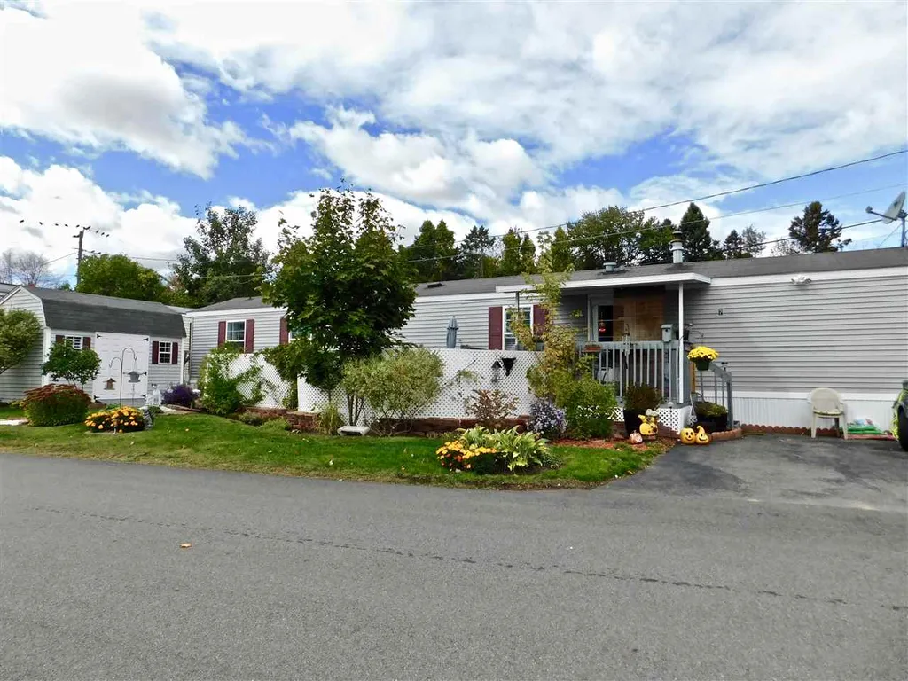 7 Eglin Boulevard Londonderry NH 03053