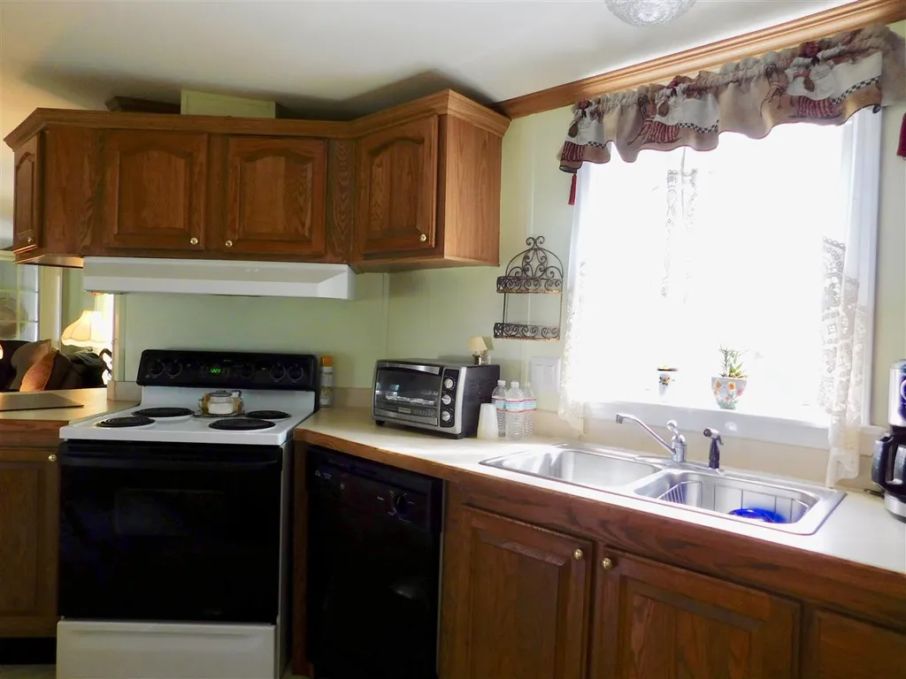 7 Eglin Boulevard Londonderry NH 03053