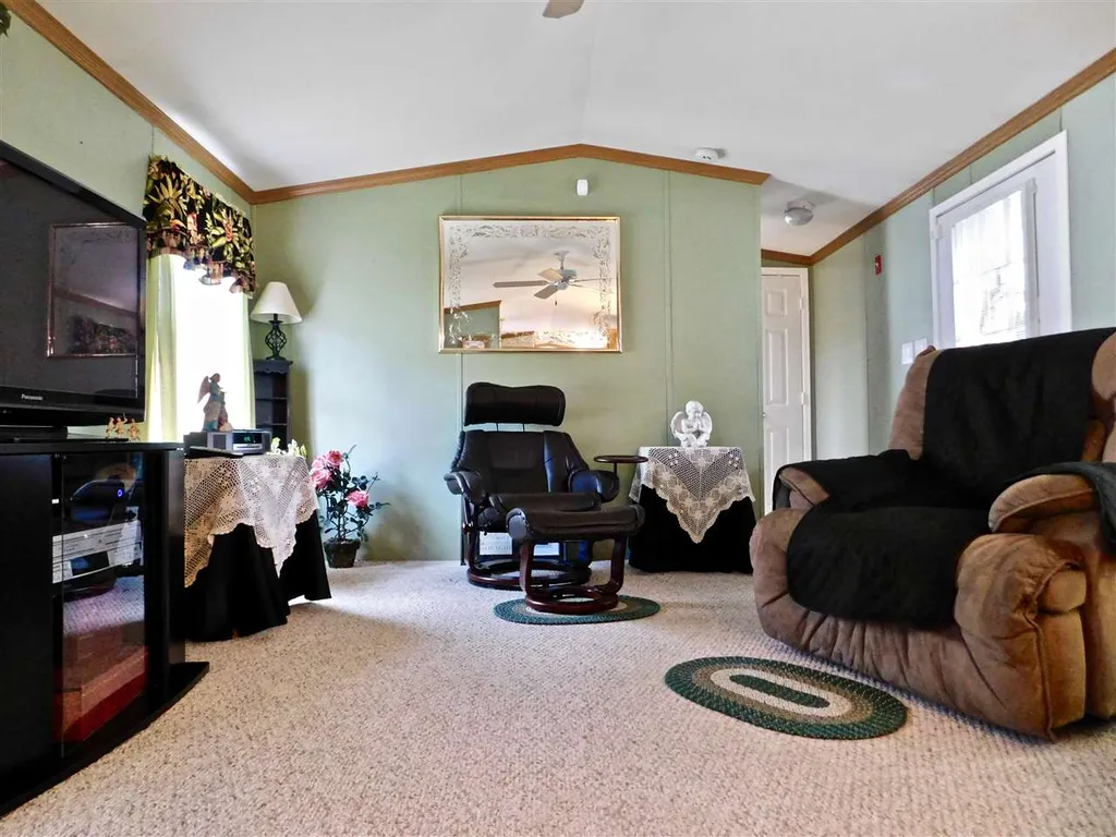 7 Eglin Boulevard Londonderry NH 03053