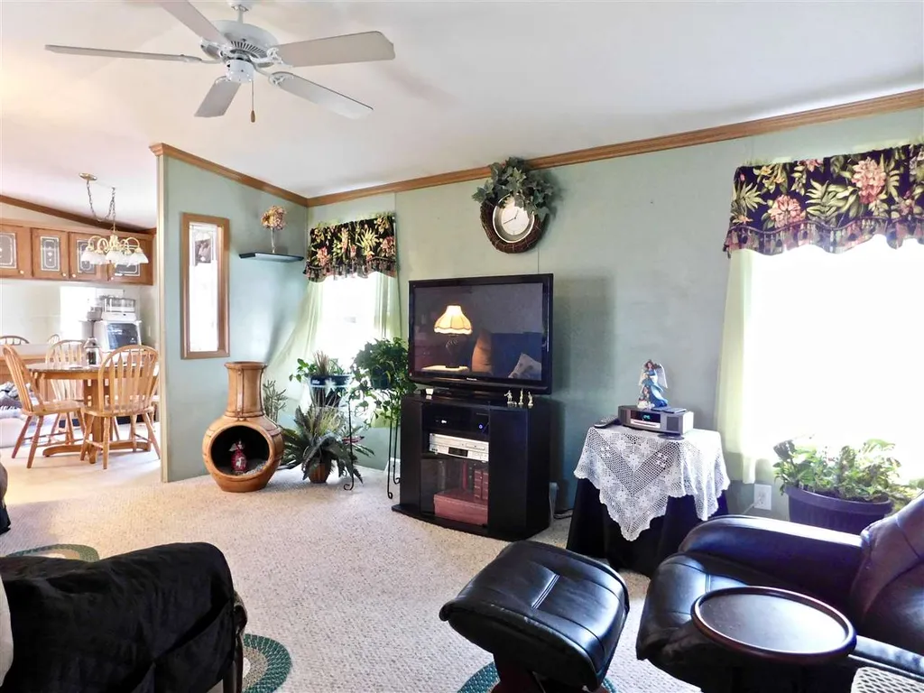 7 Eglin Boulevard Londonderry NH 03053