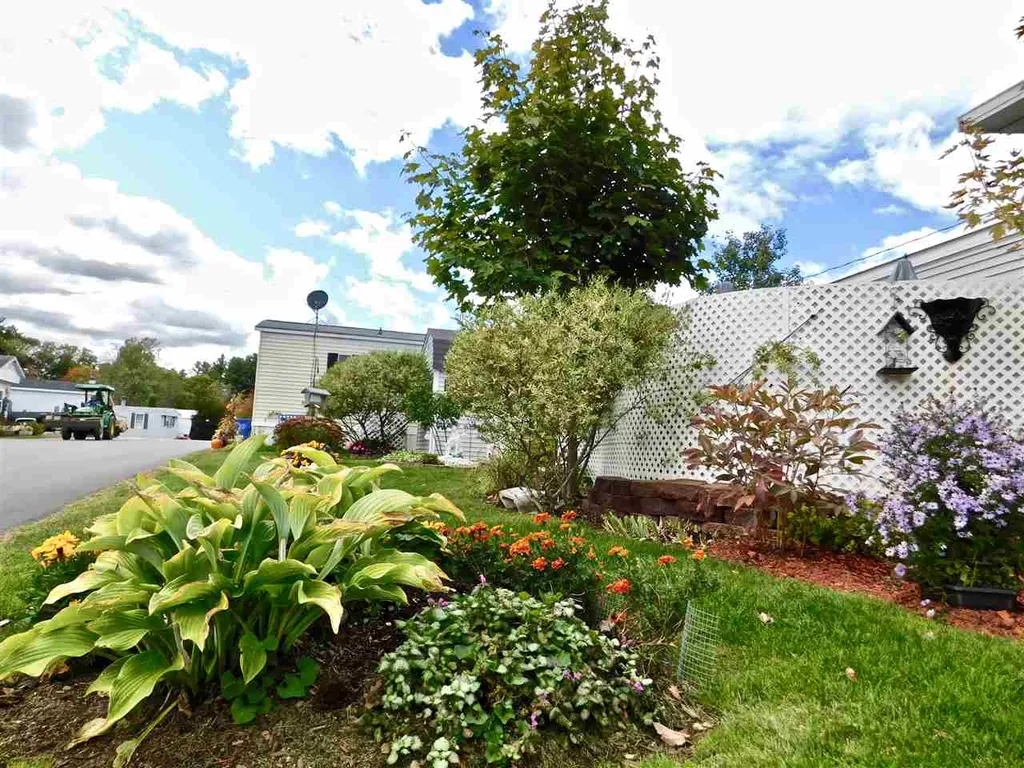 7 Eglin Boulevard Londonderry NH 03053