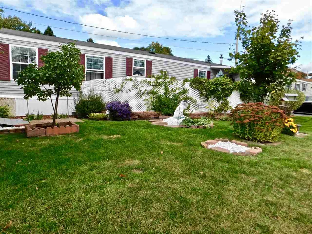 7 Eglin Boulevard Londonderry NH 03053