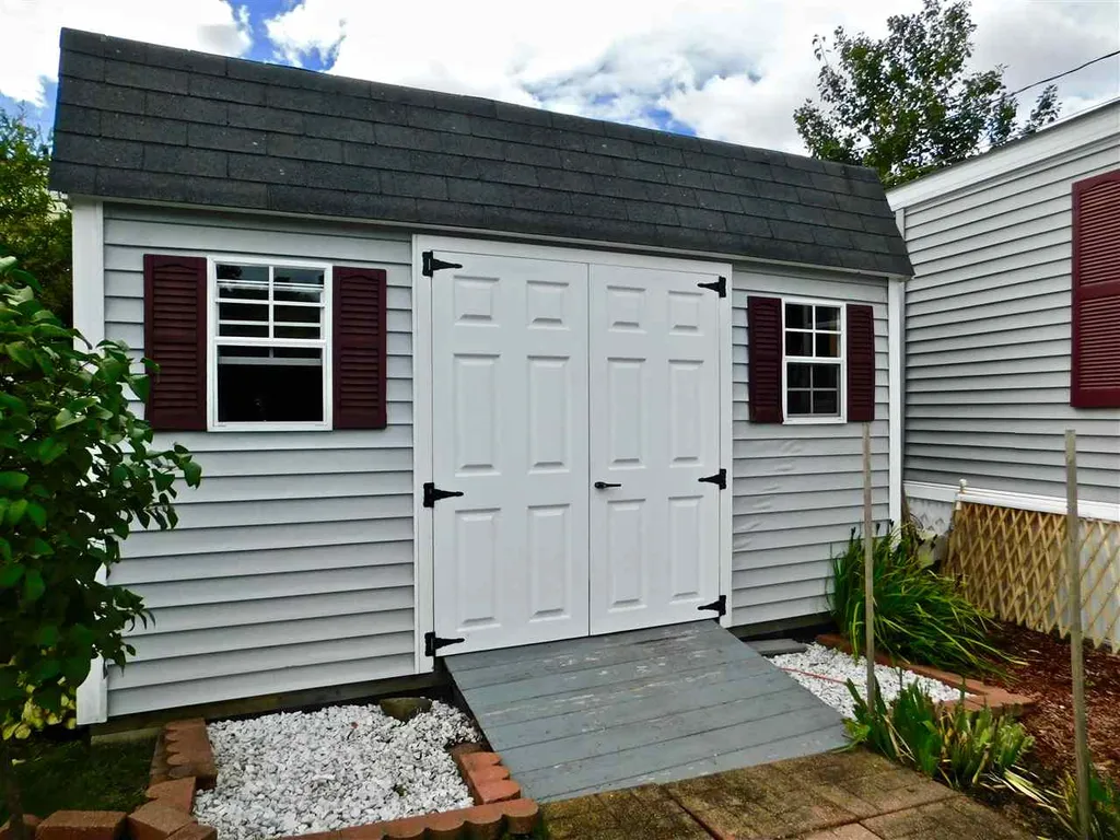 7 Eglin Boulevard Londonderry NH 03053