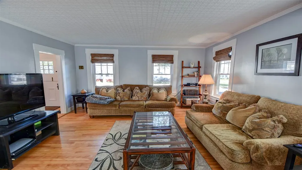 61 Pearl Street Laconia NH 03246