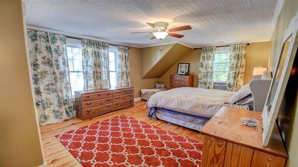 61 Pearl Street Laconia NH 03246