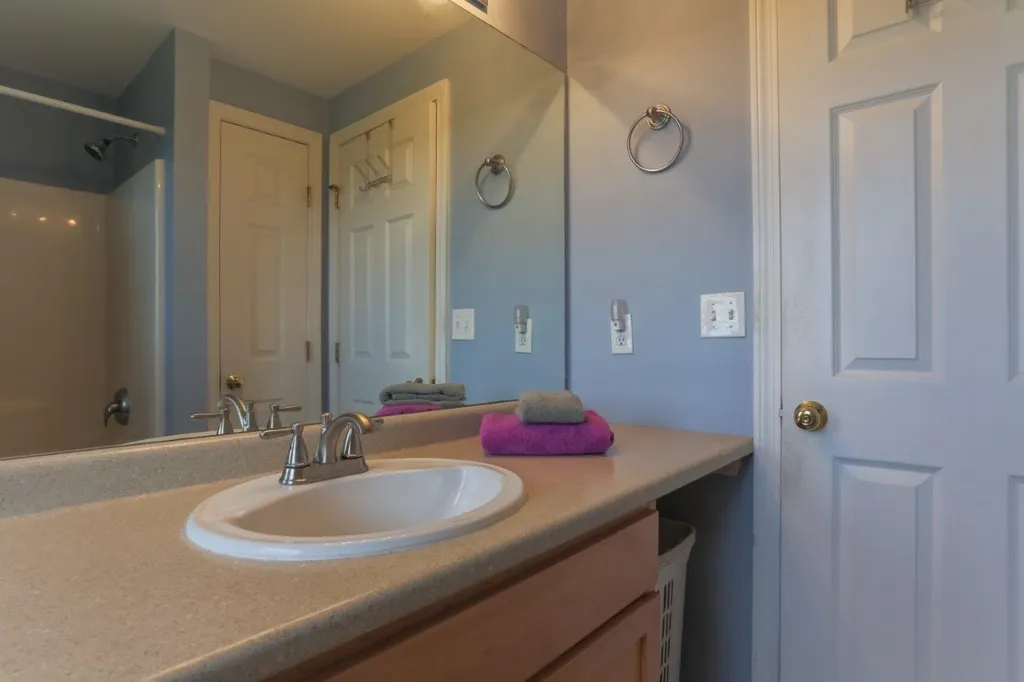 44 Ians Way Rochester NH 03867