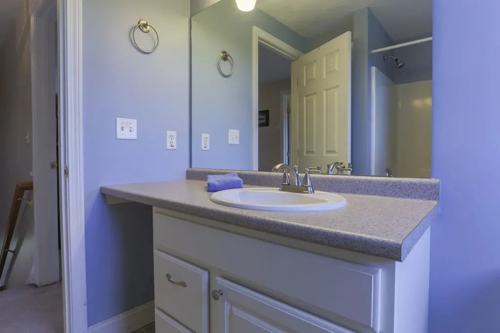 44 Ians Way Rochester NH 03867