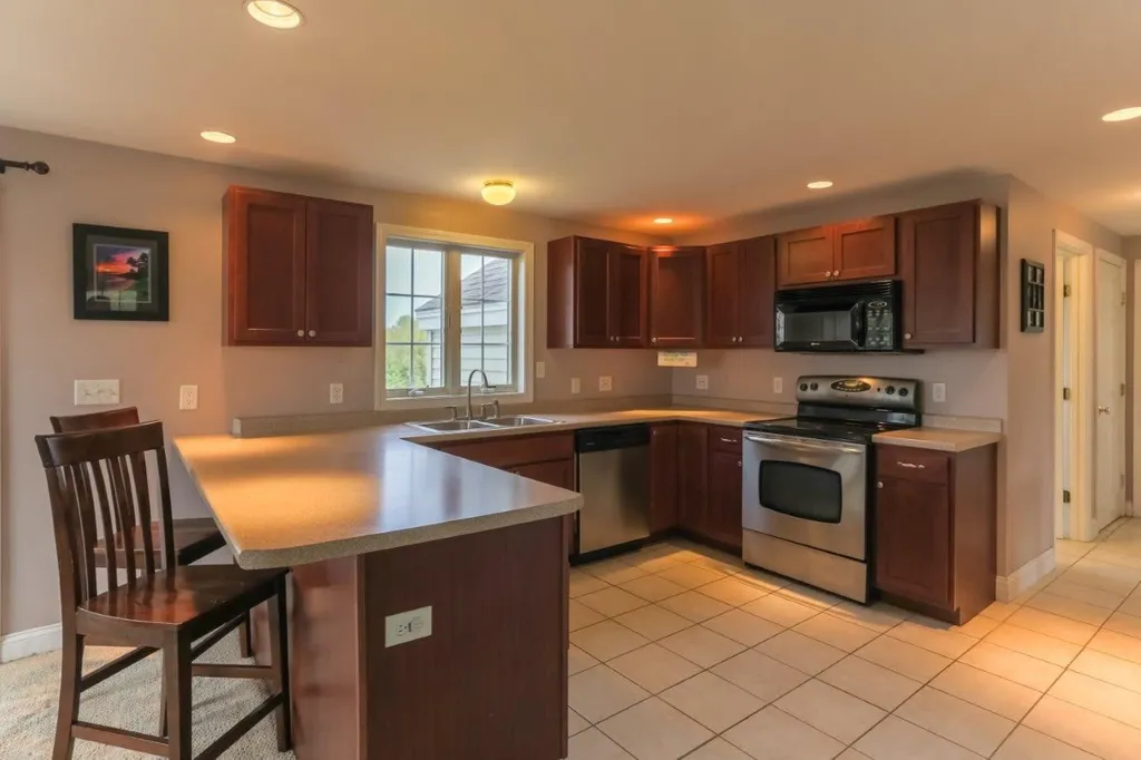 44 Ians Way Rochester NH 03867