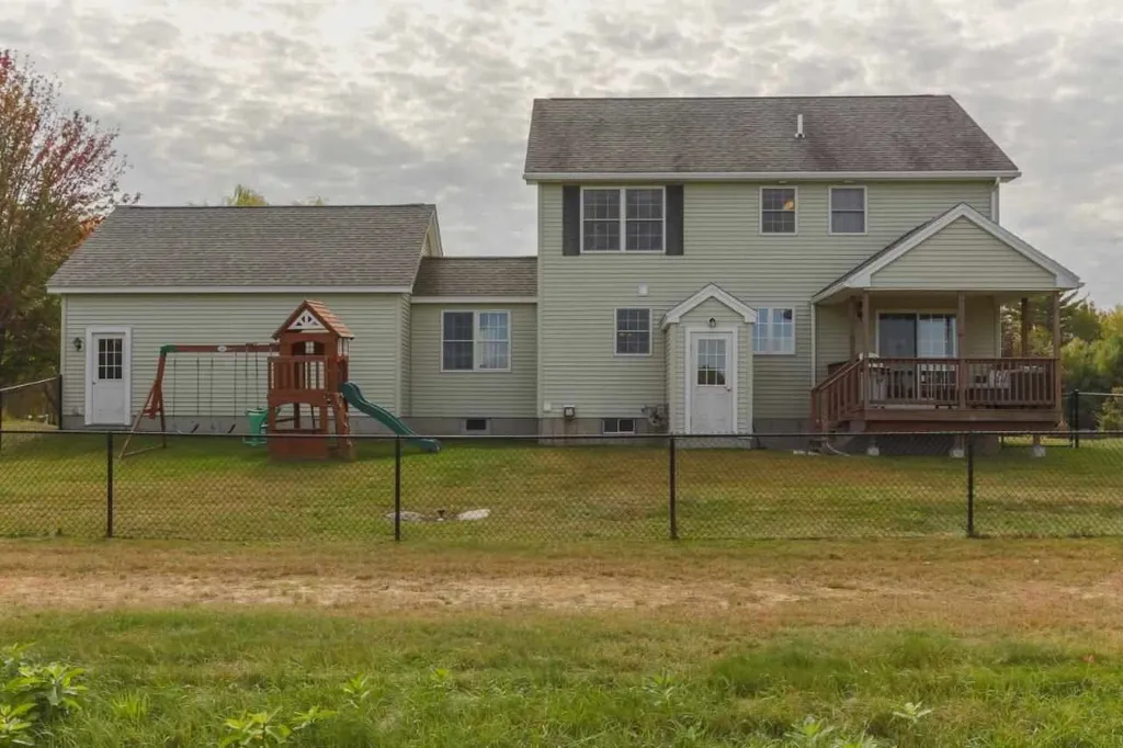 44 Ians Way Rochester NH 03867