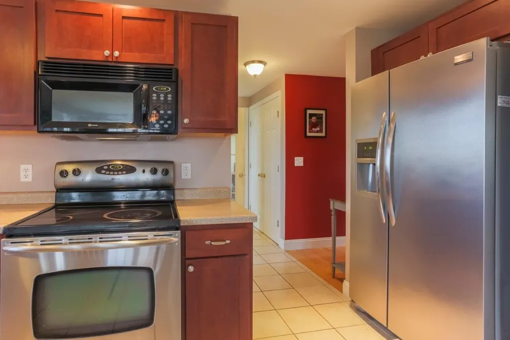 44 Ians Way Rochester NH 03867