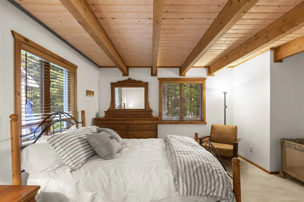 51 Echo Landing Road Moultonborough NH 03254