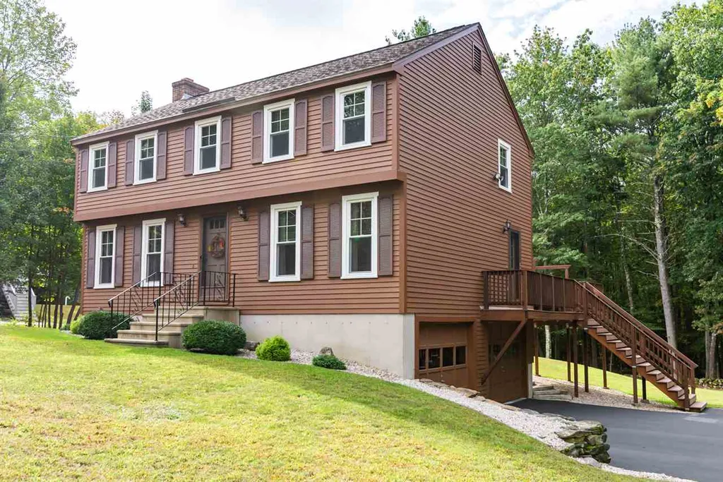 19 Gulf Road Derry NH 03038