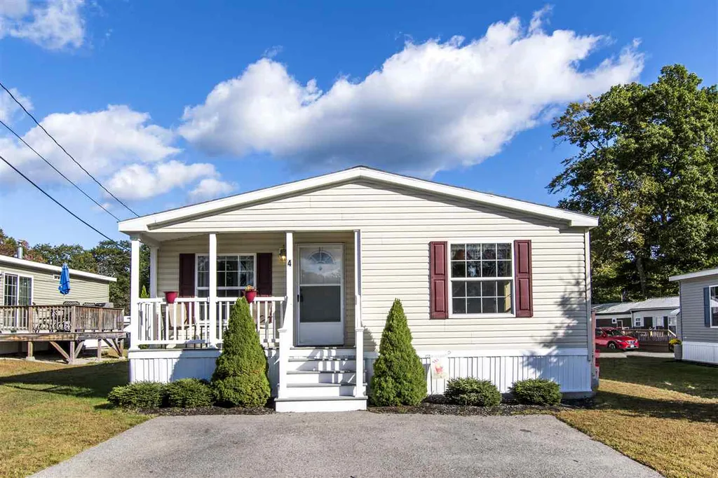 4 Lilac Way North Hampton NH 03862