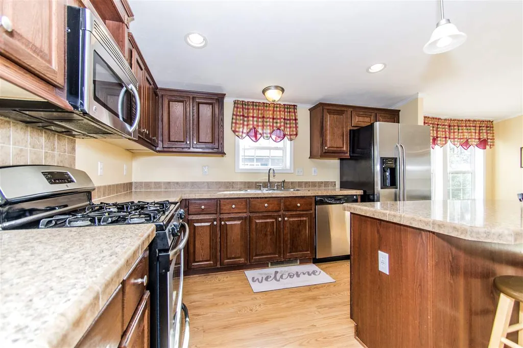 4 Lilac Way North Hampton NH 03862