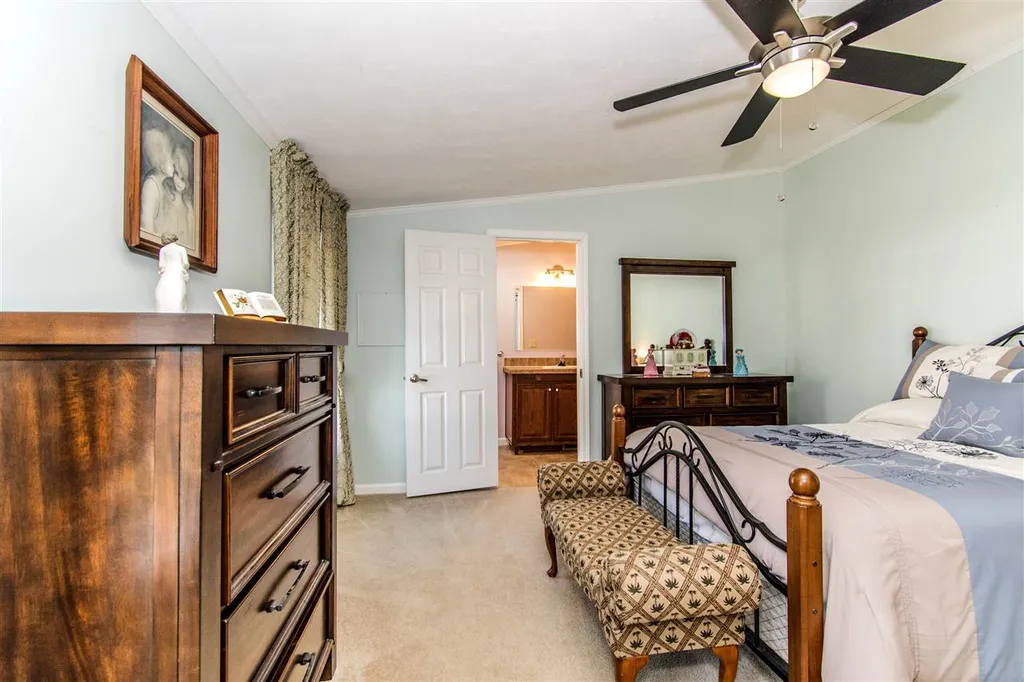4 Lilac Way North Hampton NH 03862