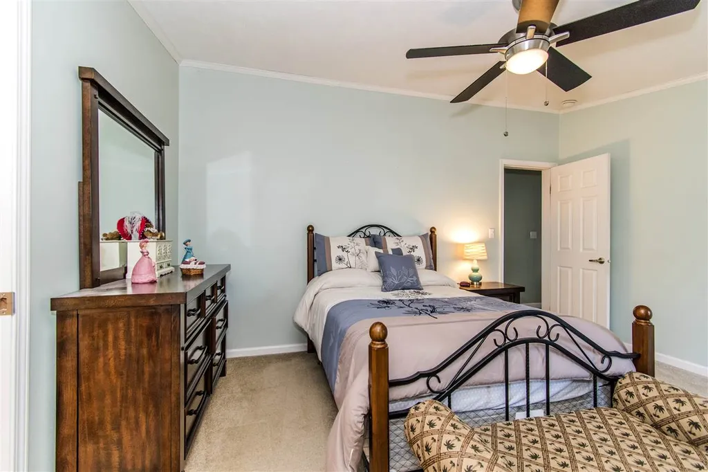 4 Lilac Way North Hampton NH 03862