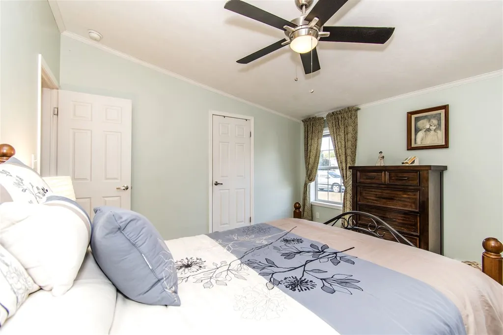 4 Lilac Way North Hampton NH 03862