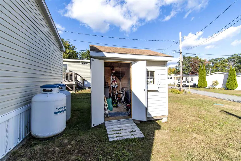 4 Lilac Way North Hampton NH 03862