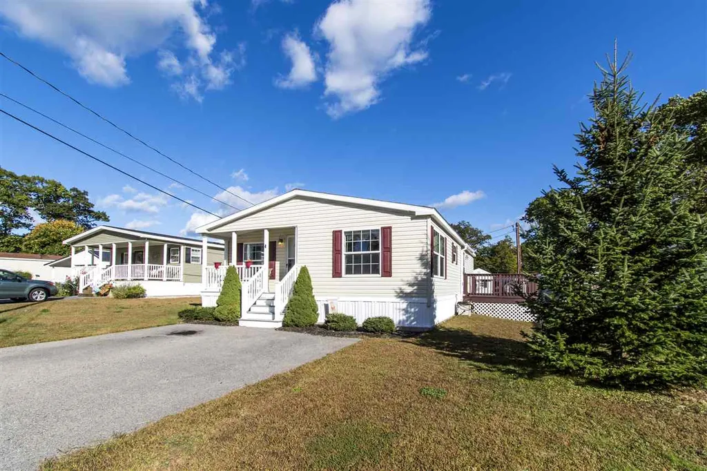 4 Lilac Way North Hampton NH 03862