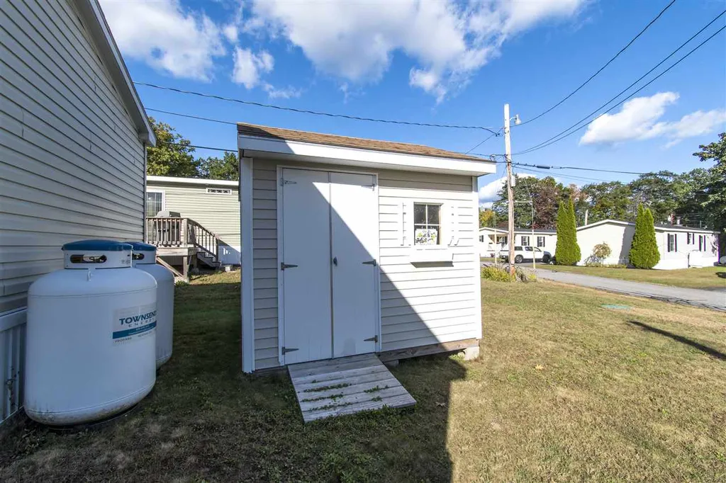 4 Lilac Way North Hampton NH 03862