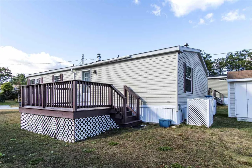 4 Lilac Way North Hampton NH 03862