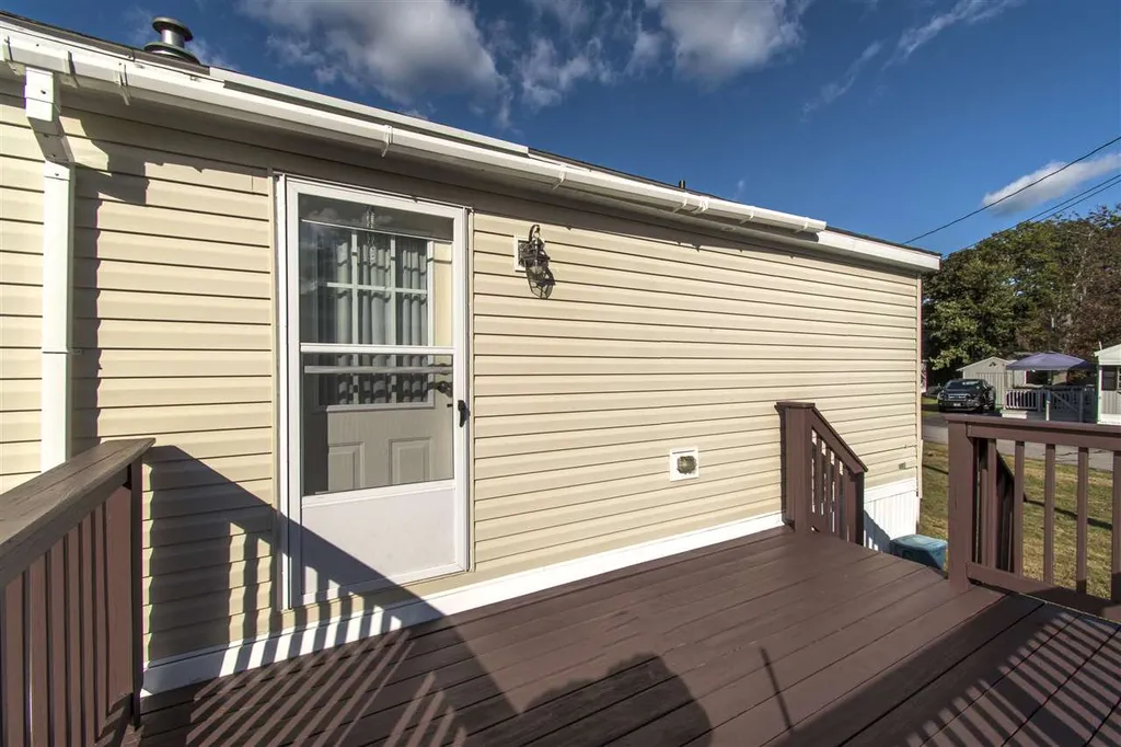 4 Lilac Way North Hampton NH 03862