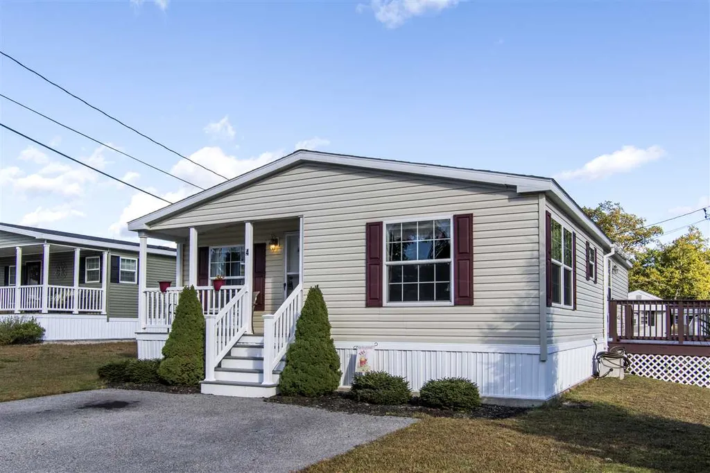 4 Lilac Way North Hampton NH 03862