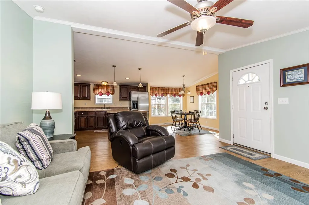 4 Lilac Way North Hampton NH 03862