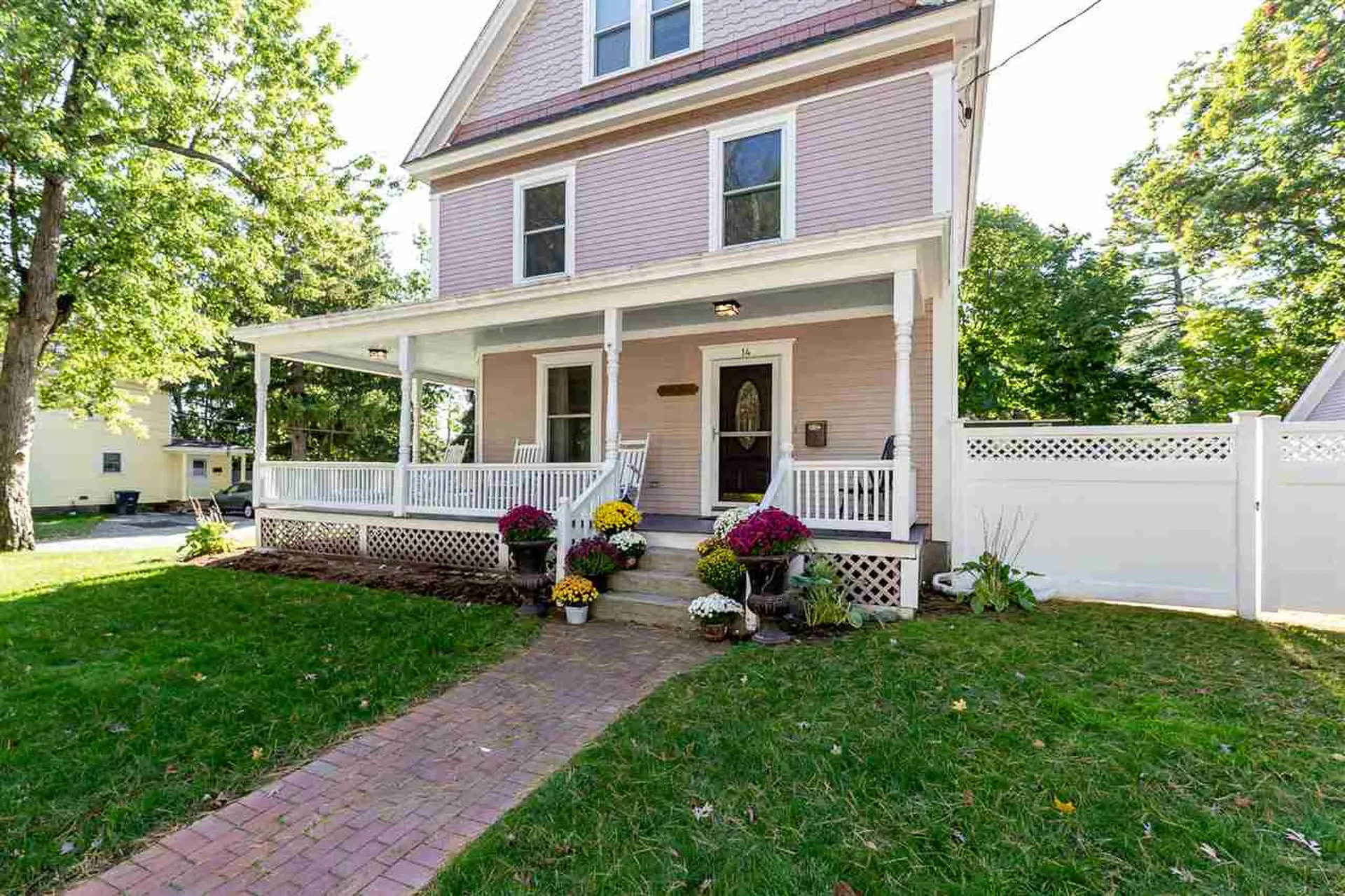 14 Brookline Street Nashua NH 03064