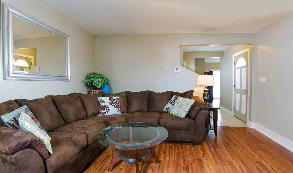 14 Artillery Lane Nashua NH 03064