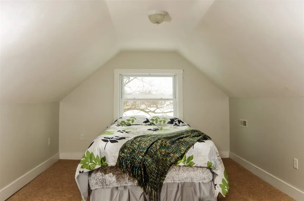 14 Artillery Lane Nashua NH 03064