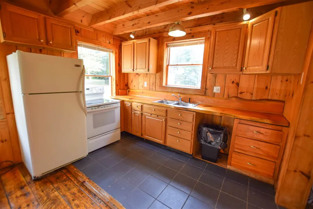 31 Hackett Road Belmont NH 03220