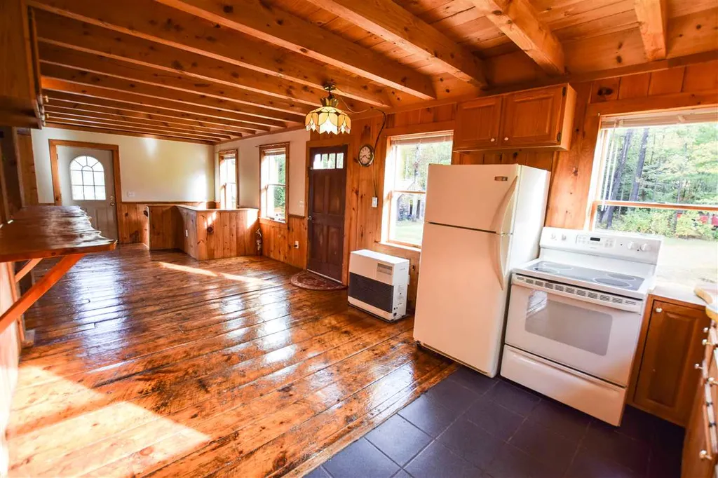 31 Hackett Road Belmont NH 03220