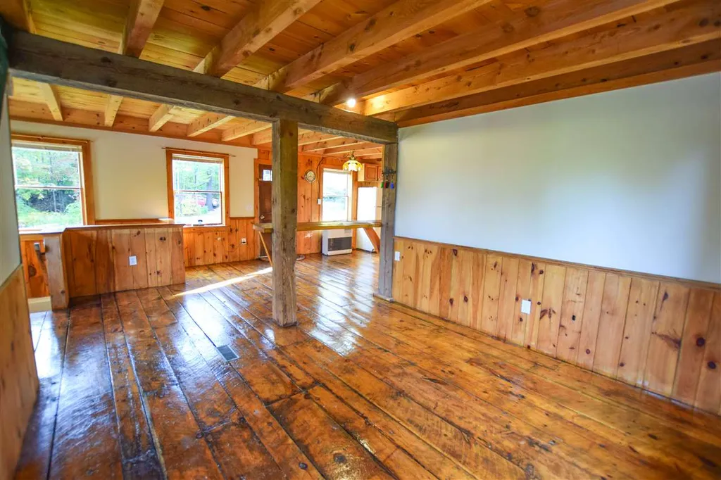 31 Hackett Road Belmont NH 03220