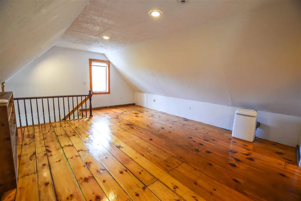 31 Hackett Road Belmont NH 03220