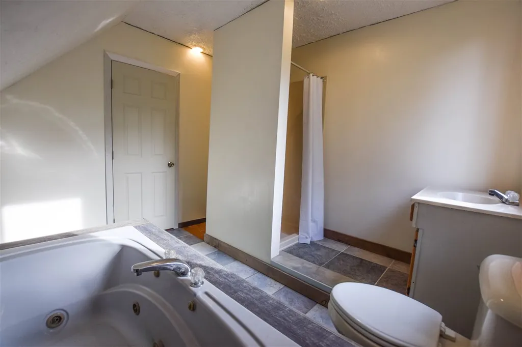 31 Hackett Road Belmont NH 03220