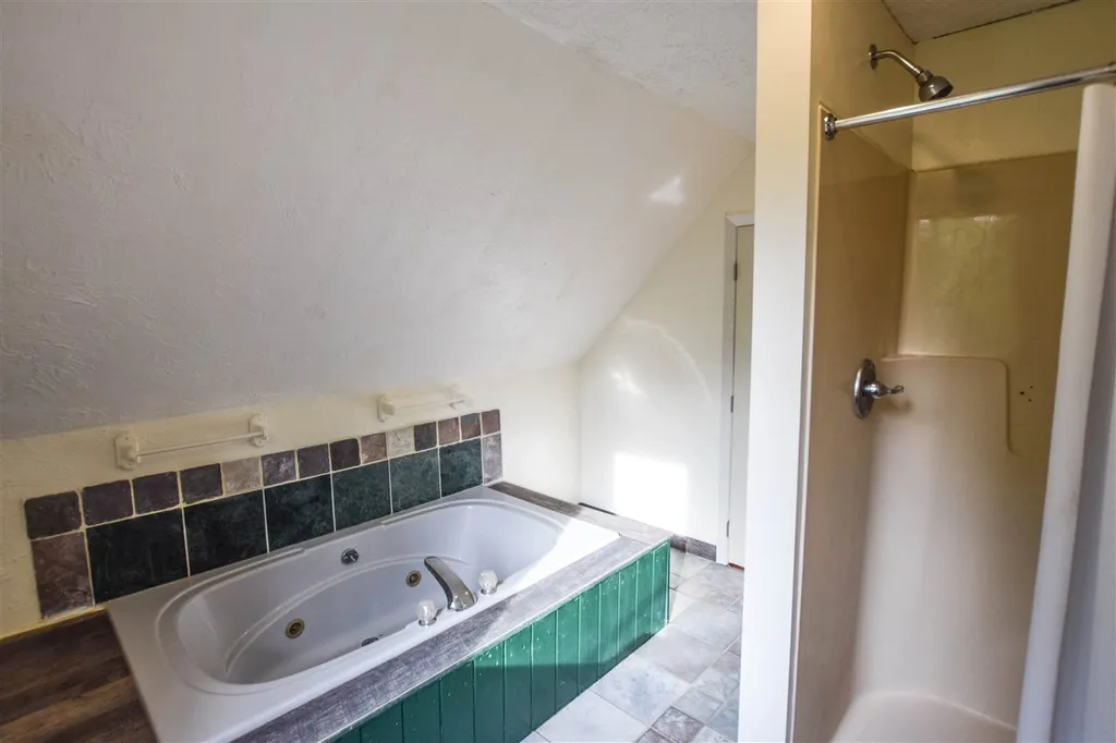 31 Hackett Road Belmont NH 03220