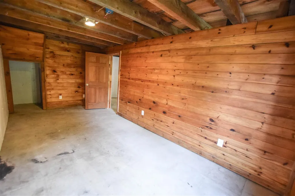 31 Hackett Road Belmont NH 03220