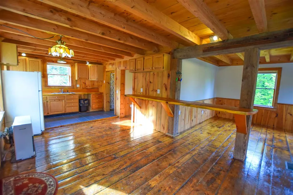 31 Hackett Road Belmont NH 03220