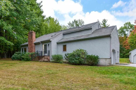 11 Teloian Drive Hudson NH 03051